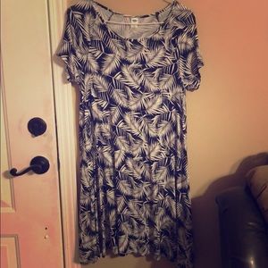 Black and white mid length dress